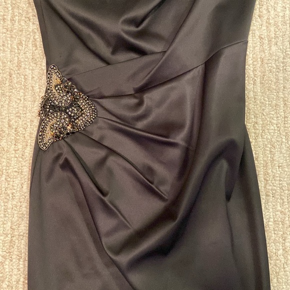 One shoulder sleek black dress with embellishment on right side - Picture 3 of 6